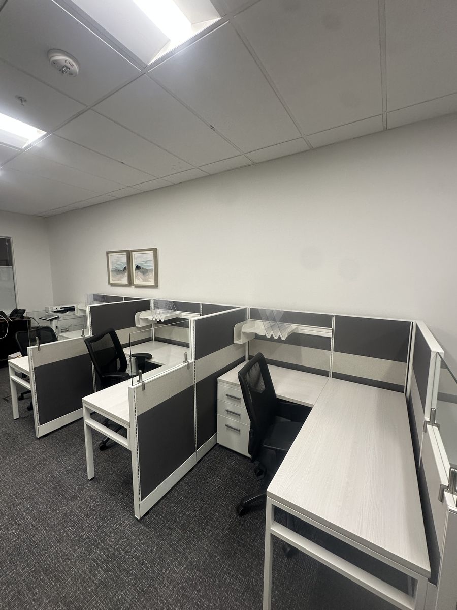 5' X 5' Cubicles Excellent Condition