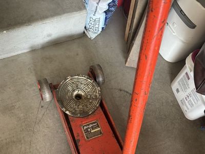 Hein-Werner WS 1 1/2 Ton Hydraulic Floor Jack