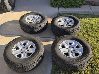 Travelstar EcoPath A/T P285/70R17 All-Terrain Tires w/ 2015 Chevrolet Silverado Wheels