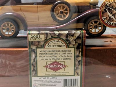 Woodcraft Collectibles Vintage Automobile Wooden Car With Nutcracker NEW