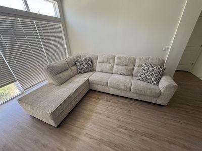 Light Gray 2-Piece Sectional with Chaise – Excellent Condition