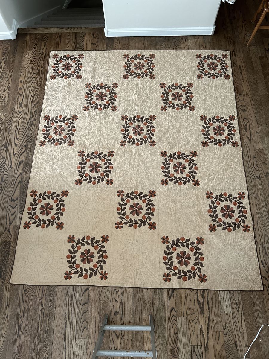 Depression-era 1930"s Antique floral wreath appliqué quilt