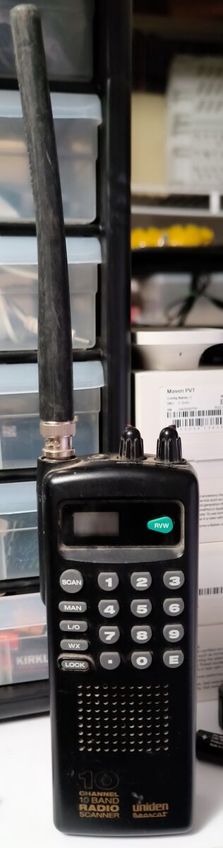 Uniden Bearcat BC60XLT 30 Channel 10 Band Handheld Programmable Radio Scanner