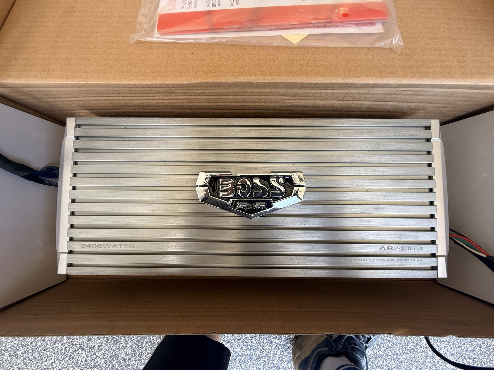 BOSS Audio Systems AR2400.4 Armor Series 2400W 4-Channel Car Amplifier - like-new