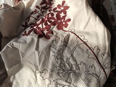 Queen Bedding - 2 Shams And Comforter