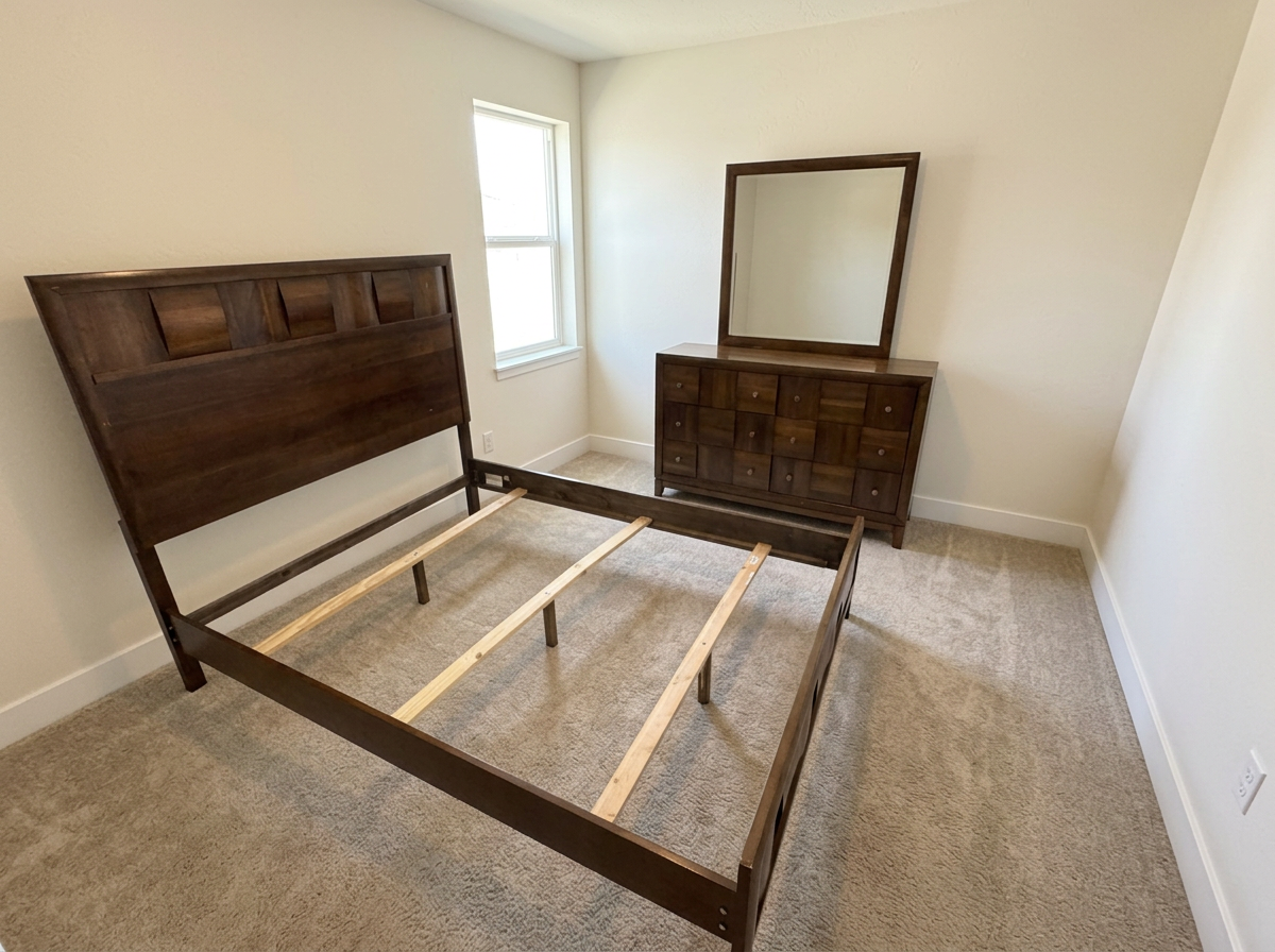 Matching Queen Bedroom Set with Dresser and Mirror