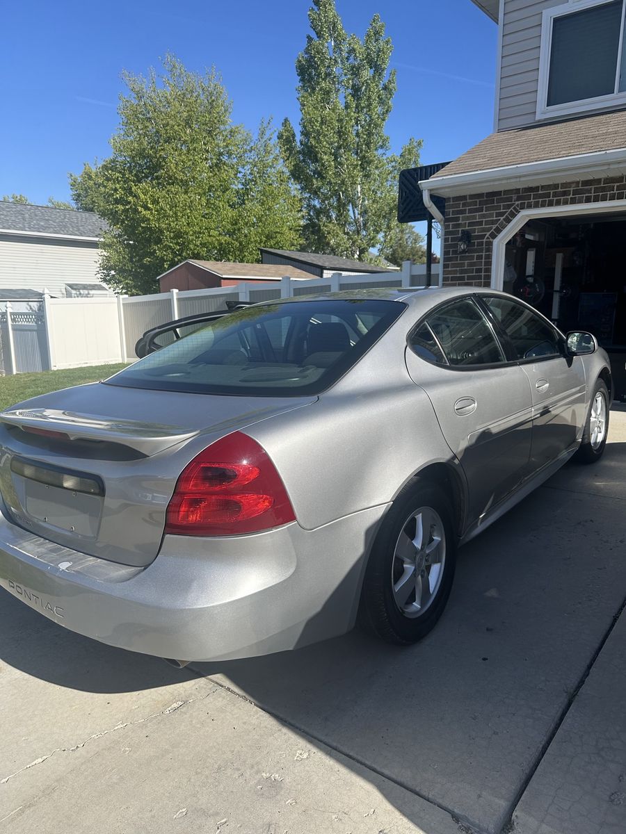 2008 Pontiac Grand Prix 