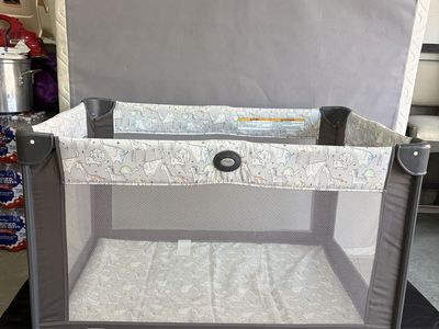 Graco Play Pen - Excellent Condition