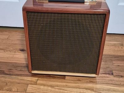 Ashen Amps 1x12" redwood guitar cab - unloaded! Excellent condition!