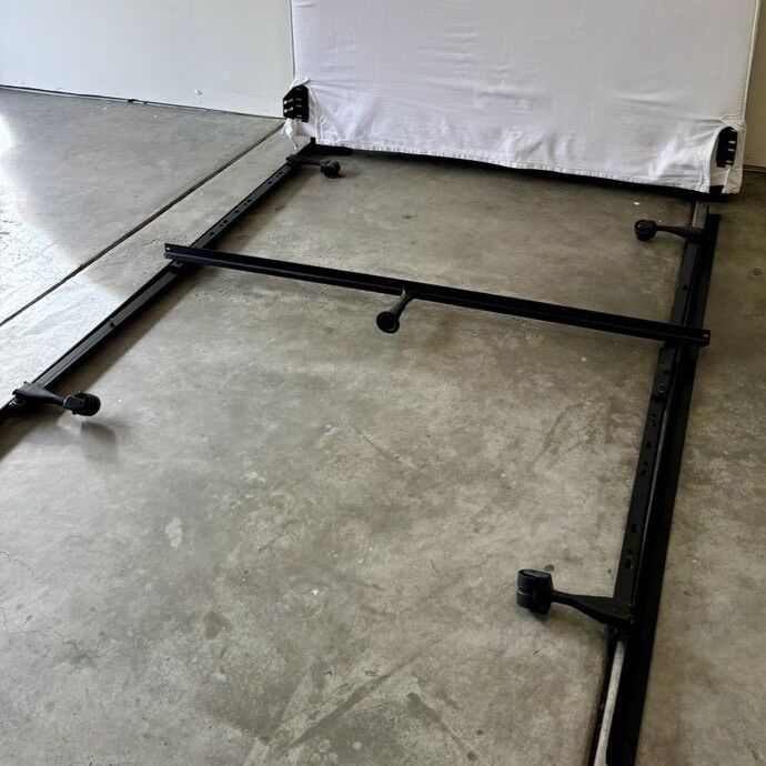 Main image 6
