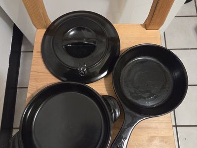 Xtrema non toxic ceramic 8" Versa pan w lid and 7" skillet