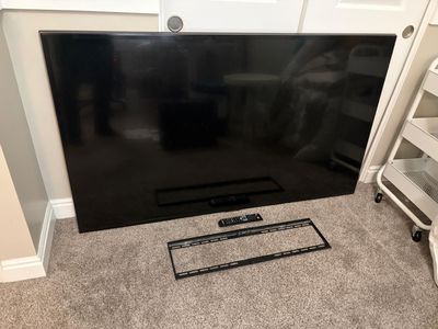 Samsung 65" Smart TV - UN65ES6550F - $125 OBO