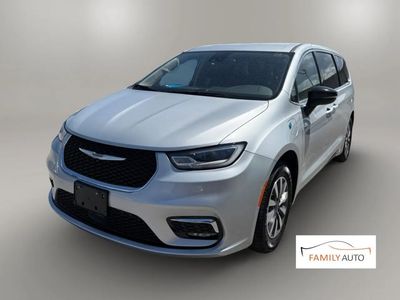 2024 Chrysler Pacifica Plug-In Hybrid Select