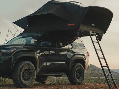 Vagabond XL Roof Top Tent - BRAND NEW - by Rome Adventure in Black