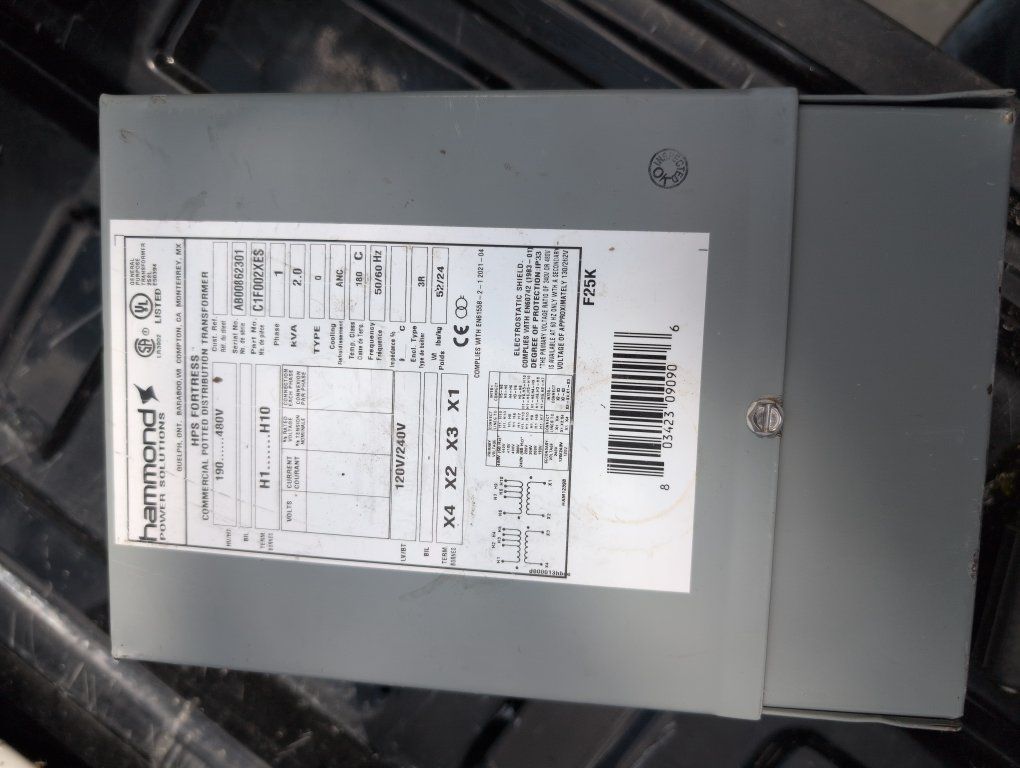 Hammond 2 kVa 480...190 to 120/240 volt