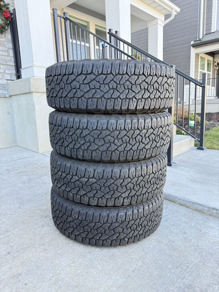265/70R17 Goodyear Wrangler TrailRunner Load E