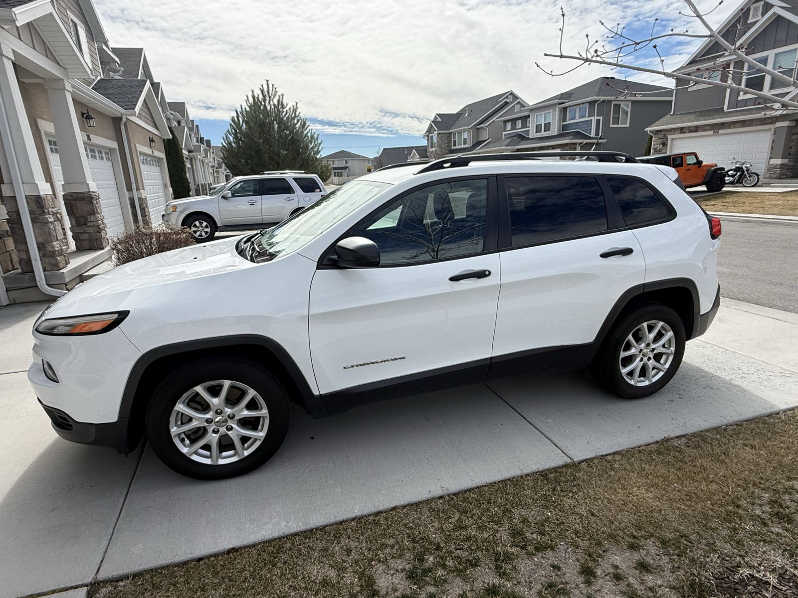 2016 JEEP CHEROKEE Sport
