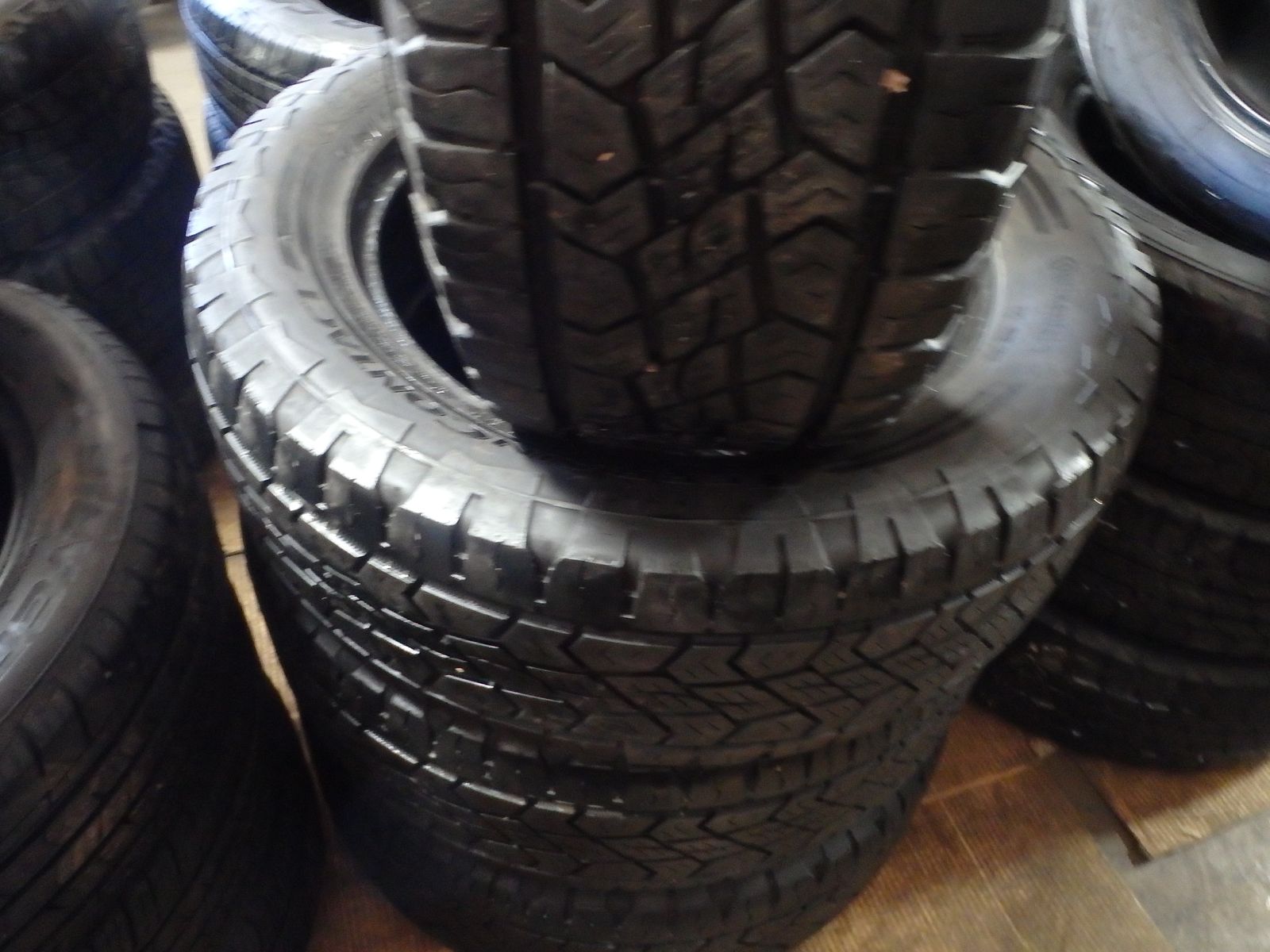 245/60R18 CONTINENTAL TERAIN CONATCT SET OF USED TIRES
