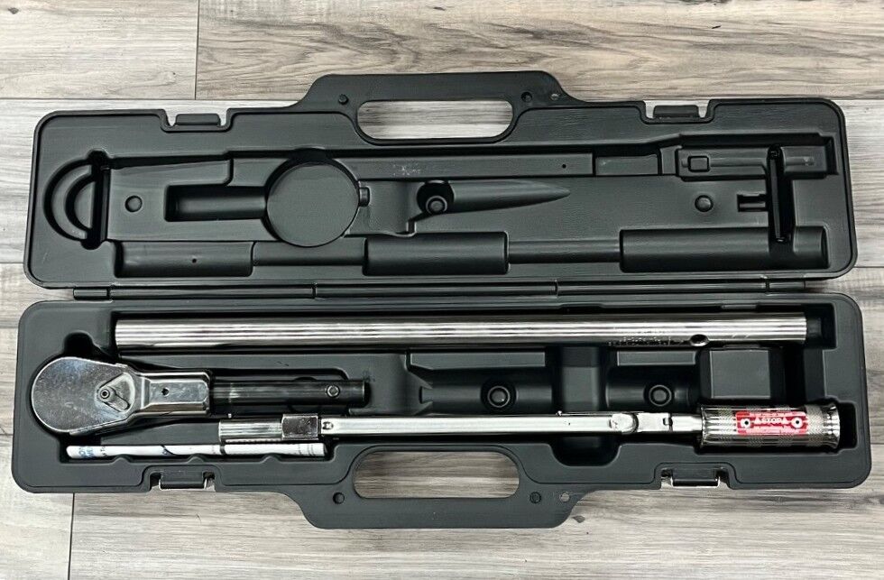 PRECESION INSTRUMENTS 3/4 INCH TORQUE WRENCH WITH BOX C4D600F