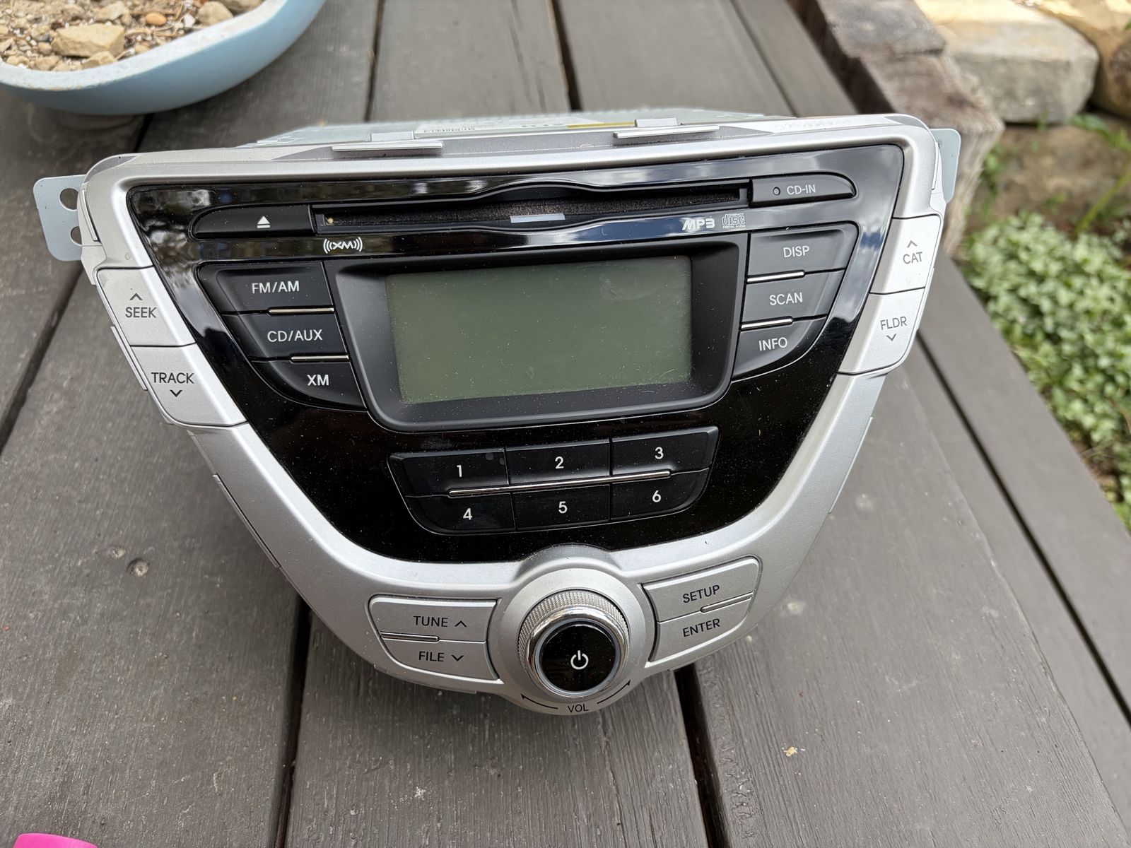 Stereo (Stock 2012 Hyundai Elantra)