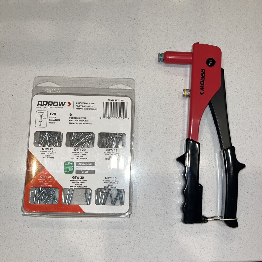 Arrow Rivet Tool with Rivets