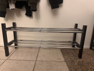 Expandable shoe rack