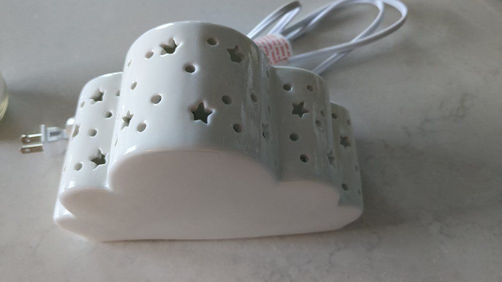 White Ceramic Cloud Star Cutout Electric Wax Warmer Or Fragrance Diffuser