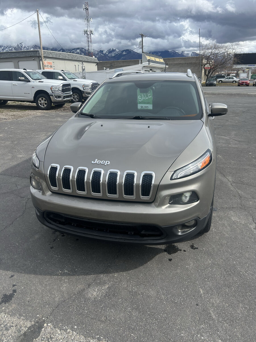 2017 JEEP CHEROKEE Latitude