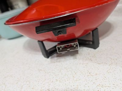Vintage Red Electric Wok with Lid - Classic Kitchen Appliance