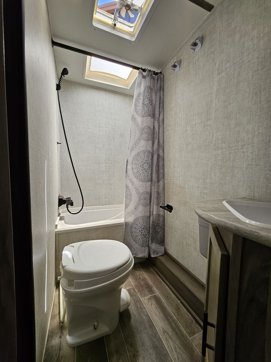Main image 14
