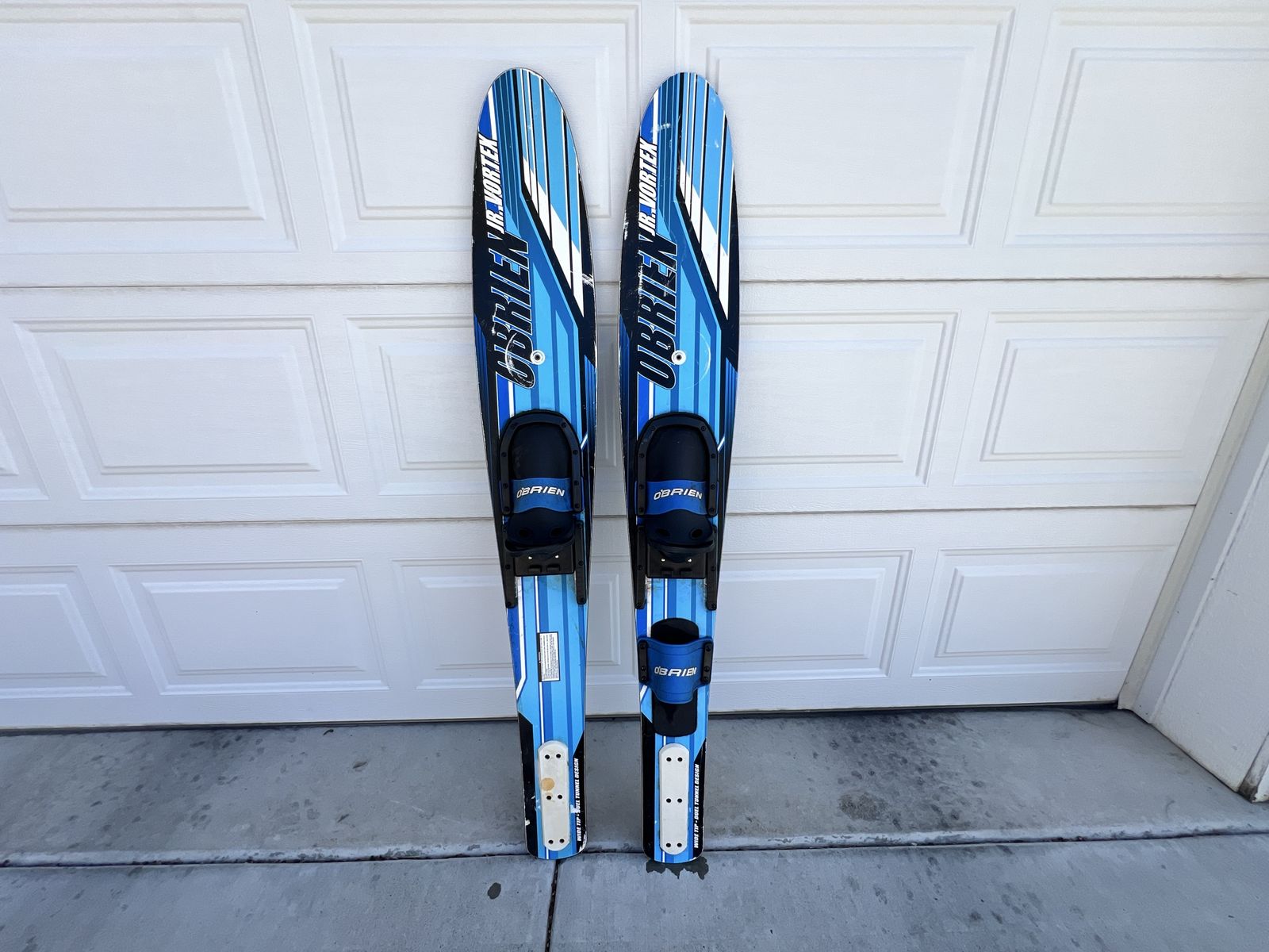 Waterskis Wide for Easy Up in Springville