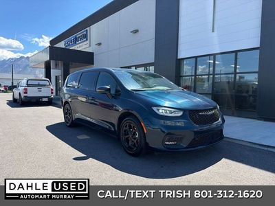2022 Chrysler Pacifica Hybrid Touring L