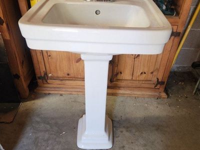 Pedestal Sink