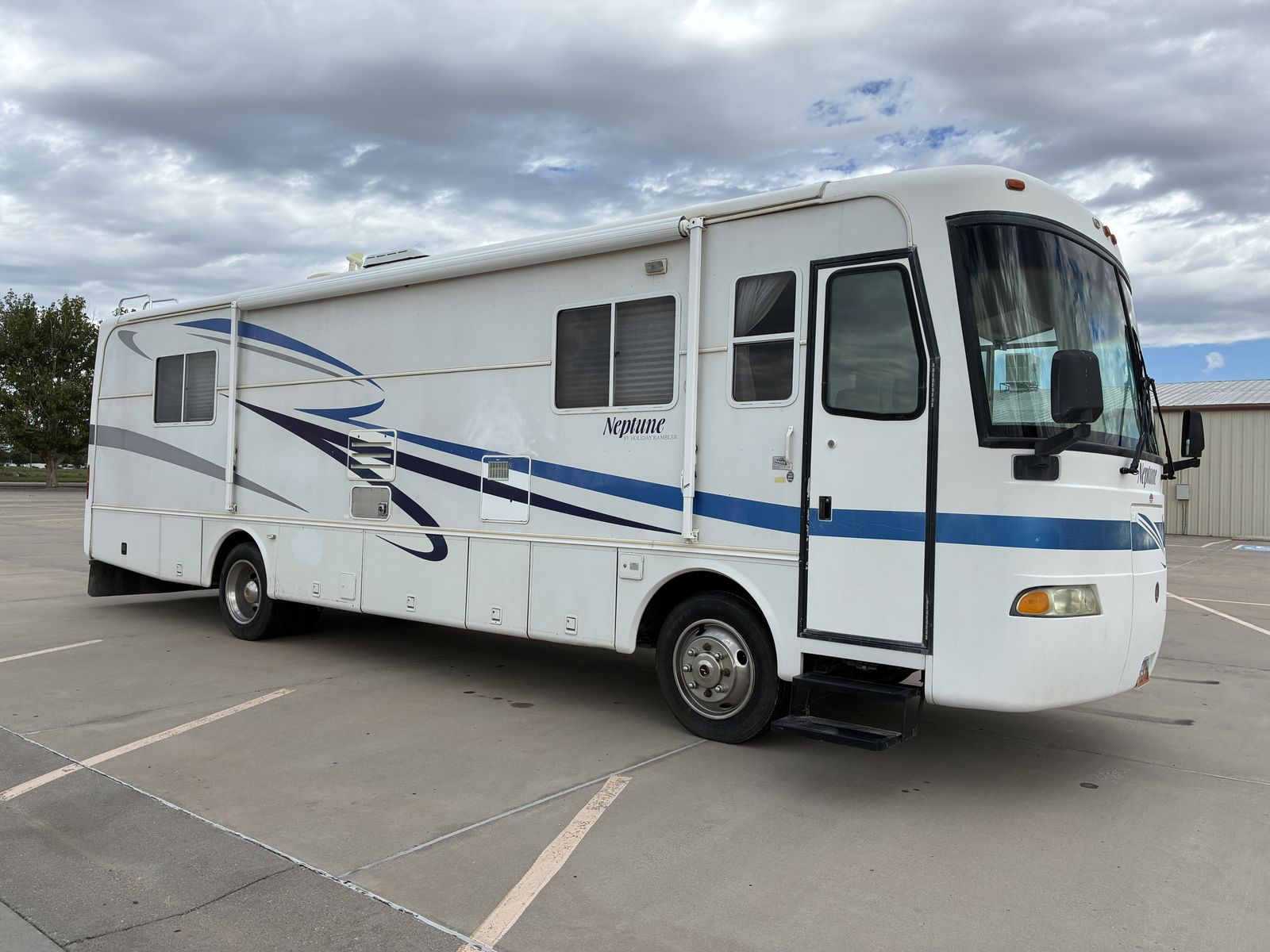 2002 34 Foot Holiday Rambler Neptune RV Motorhome Class A