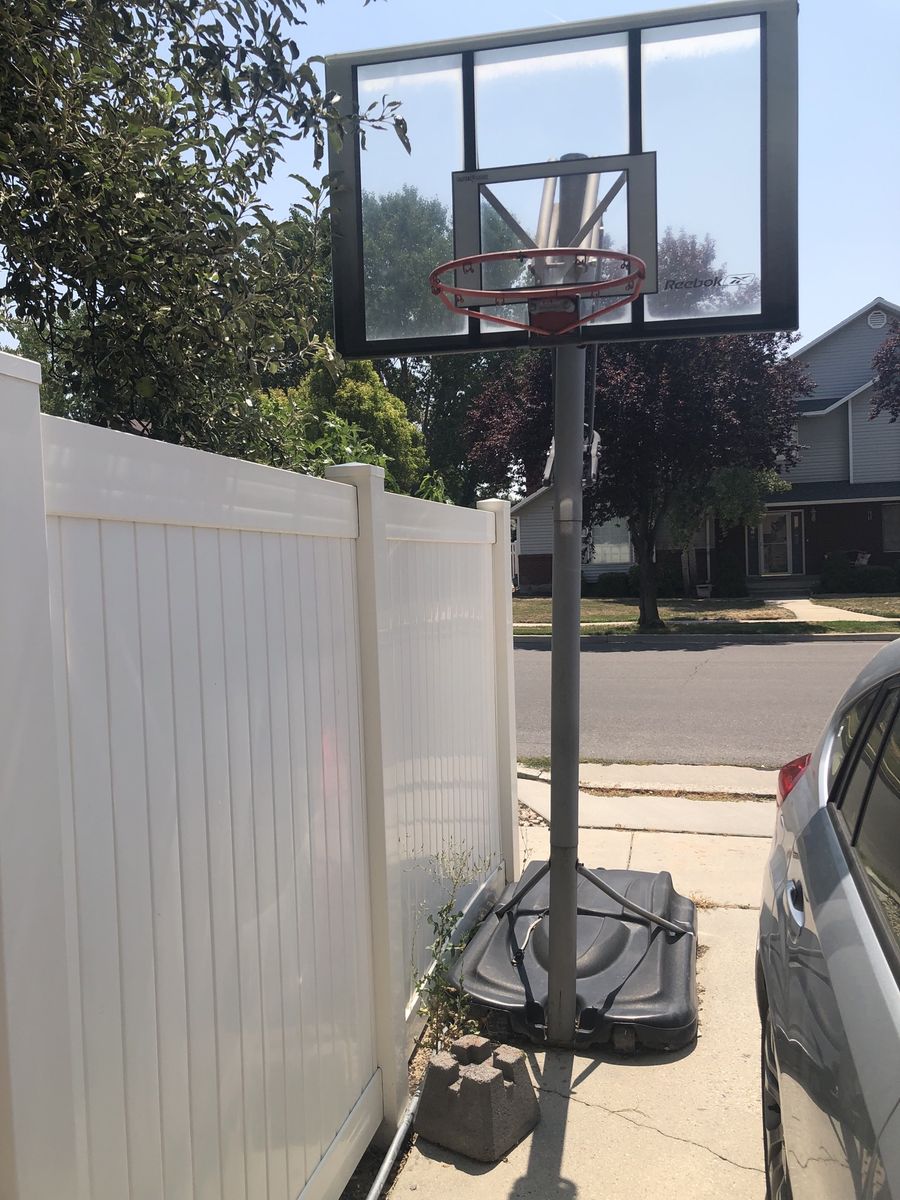 Basketball stand