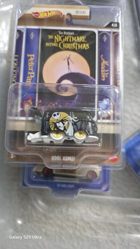 Hot Wheels Kool Kombi "The Nightmare Before Christmas" Van - 4/5 Character Car