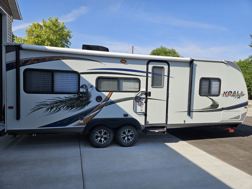 2012 Skyline Superlite 1/2 ton capable