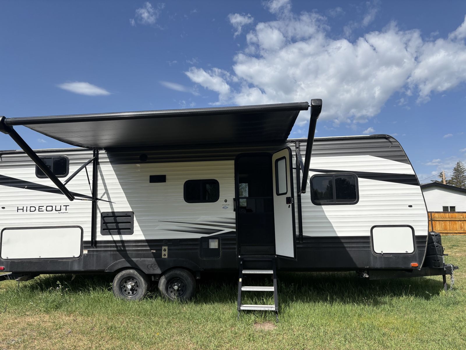 2020 Keystone Hideout Travel Trailer - 28ft, Sleeps 6, AC, Awning, Bumper Pull