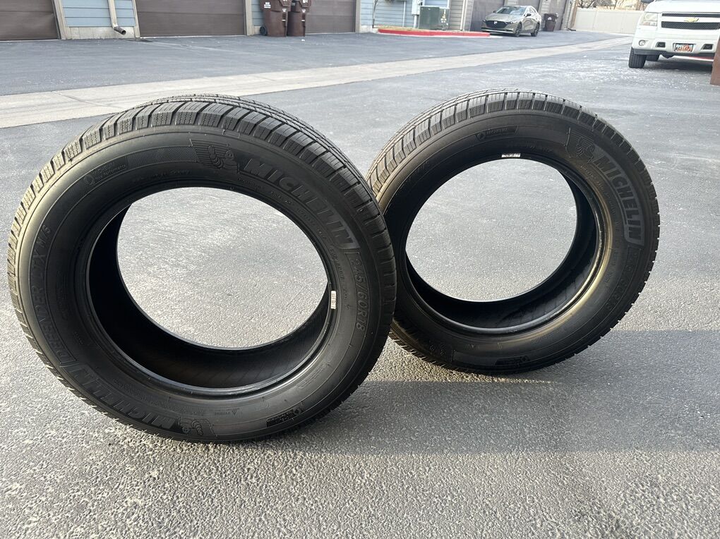 2x Michelin Defender LTX M/S - 245/60R18