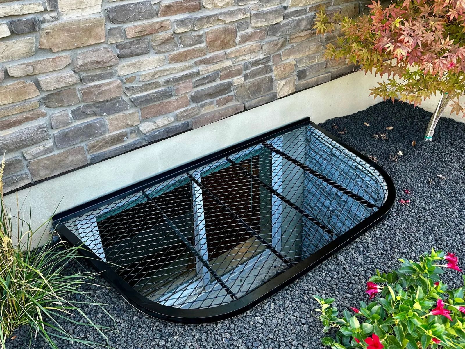 Metal Egress Window Well with Grate Cover
