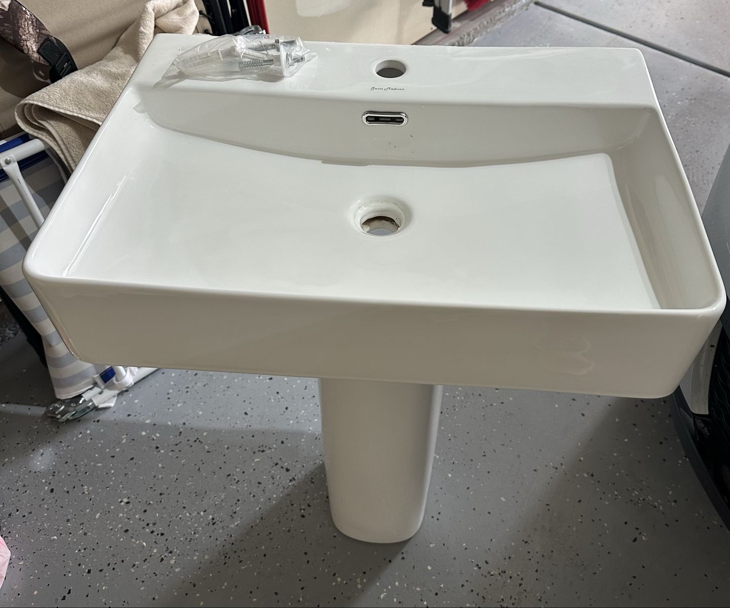 Monaco White Ceramic Pedestal Bathroom Sink