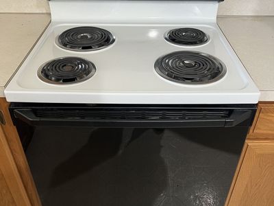 GE White Electric Stove