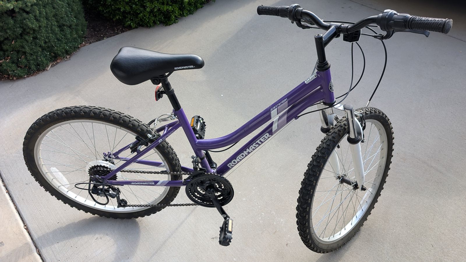 Roadmaster Granite Peak 24" Girls/Youth Mountain Bike