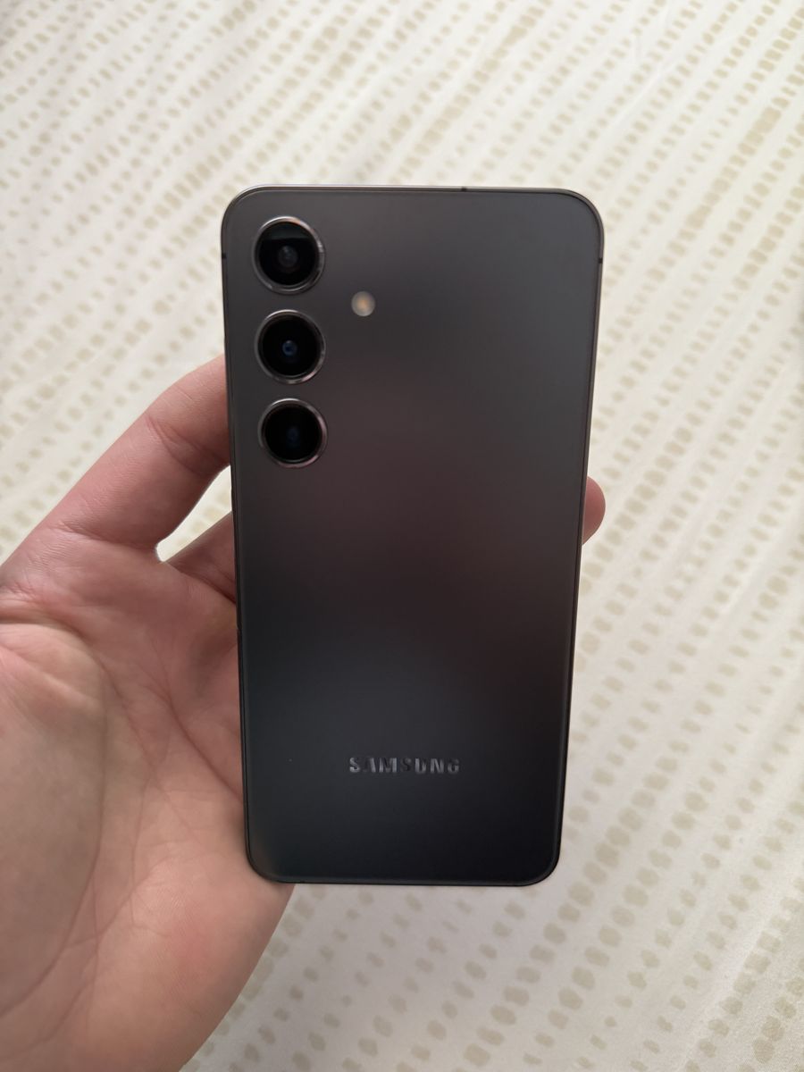 Samsung Galaxy S24 T-Mobile Grey Like New