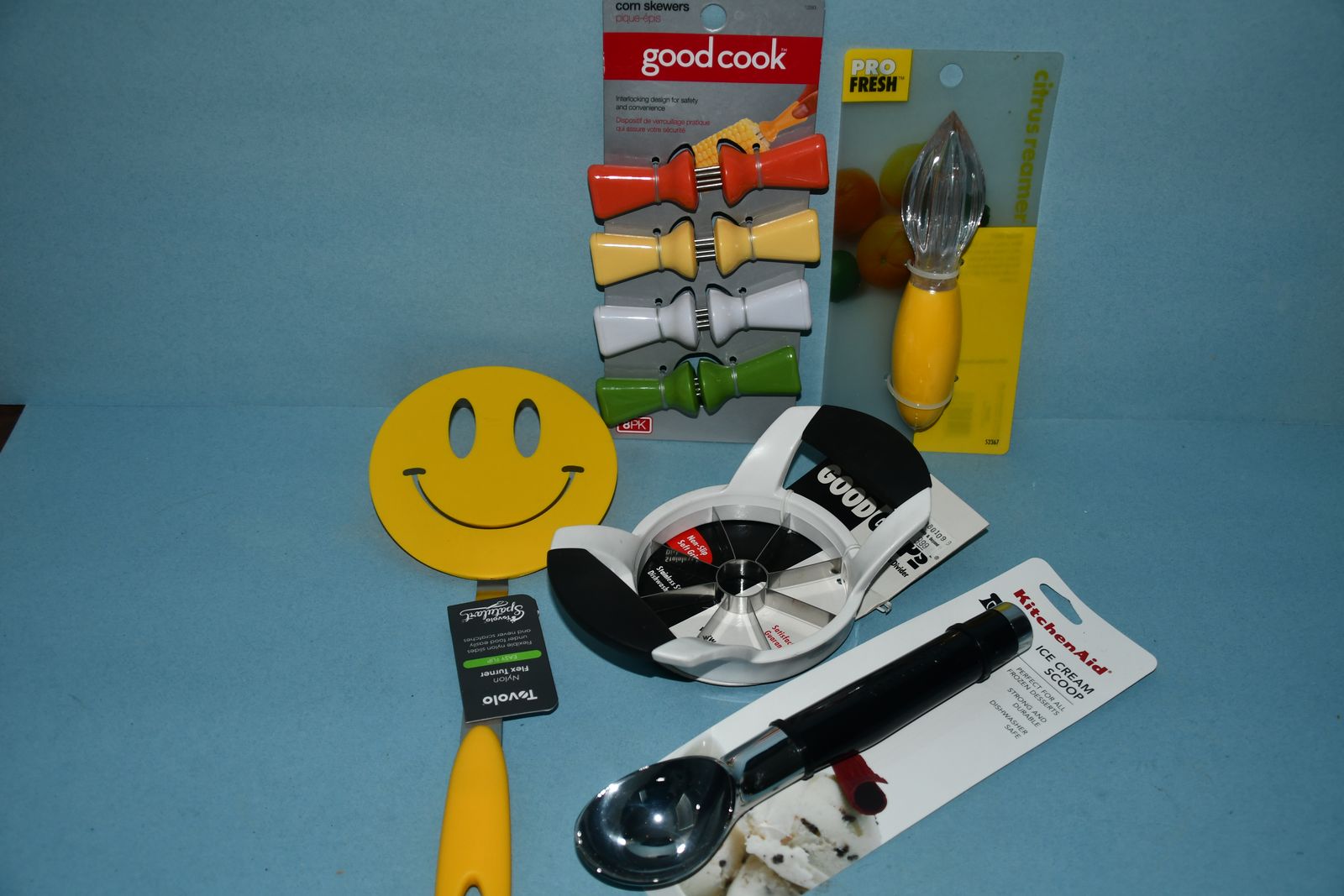 5 NEW HANDY KITCHEN TOOLS ~ APPLE SLICER, CITRUS REAMER, ICE CREAM SCOOP, SMILEY SPATULA, COEN SKEWERS