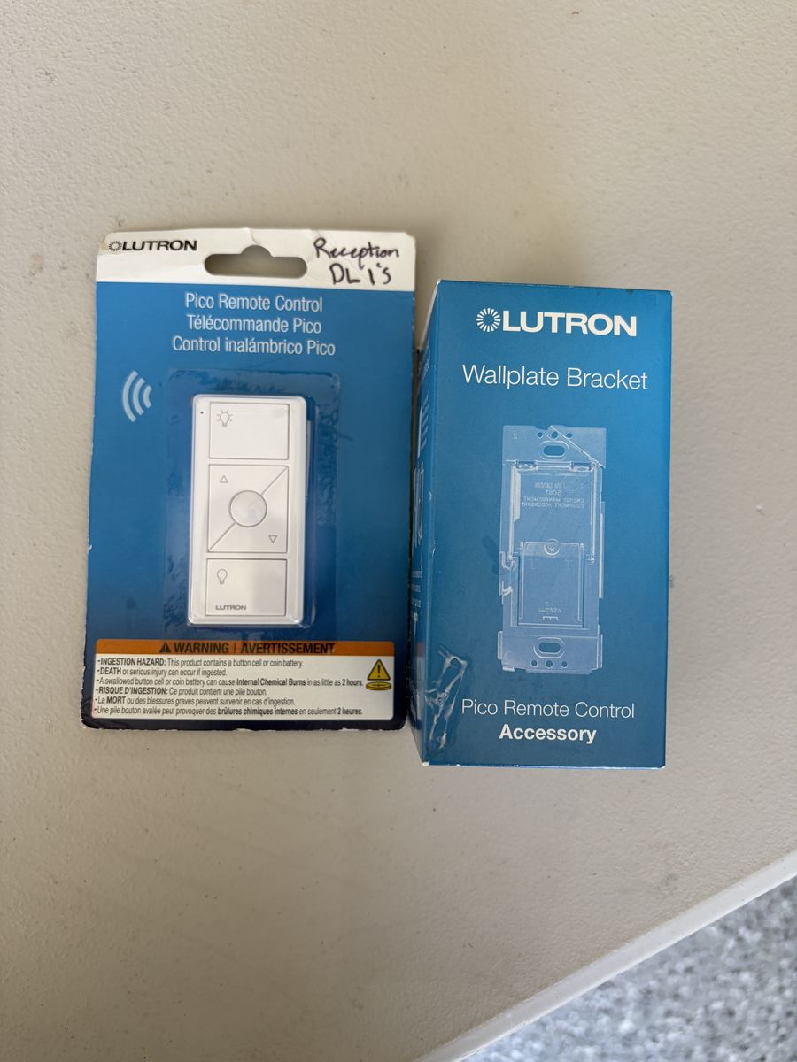 Lutron Remote Control & Wallplate Bracket