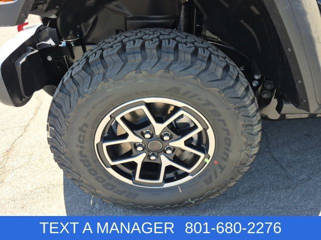 Main image 6