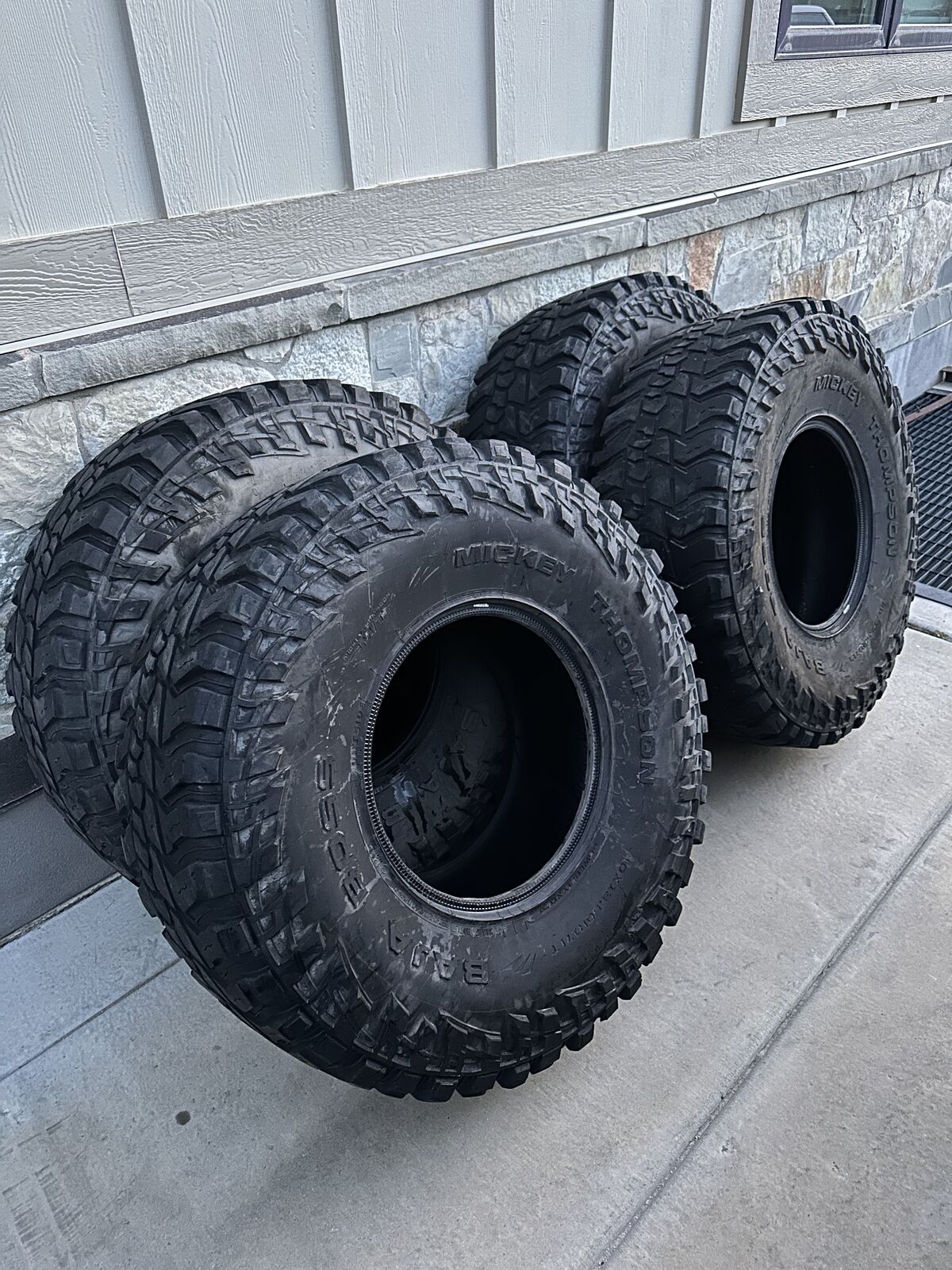 Mickey Thompson 40x13.50r17