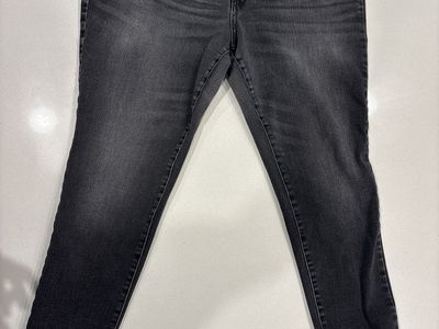 Time and Tru Women's Size 12 High Rise Curvy Skinny Black Denim Jeans