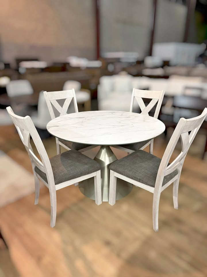ROUND DINING TABLE + 4 CHAIRS